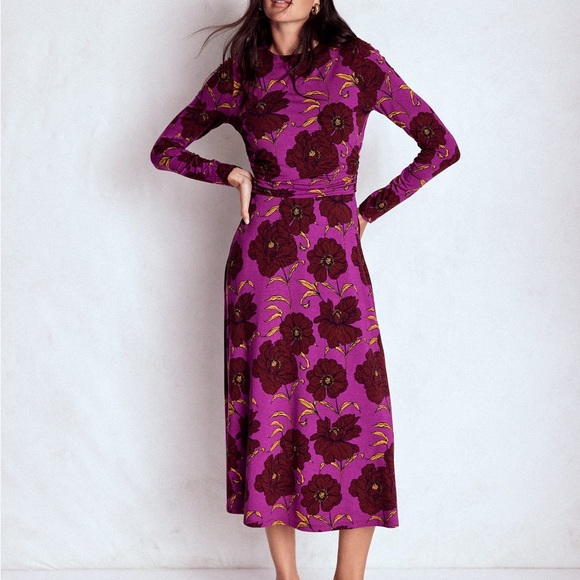 Boden Dresses & Skirts - Boden Purple Ruched Jersey Midi Dress in
Regal Purple, Peony Bloom